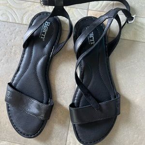 NWOT black born sandals